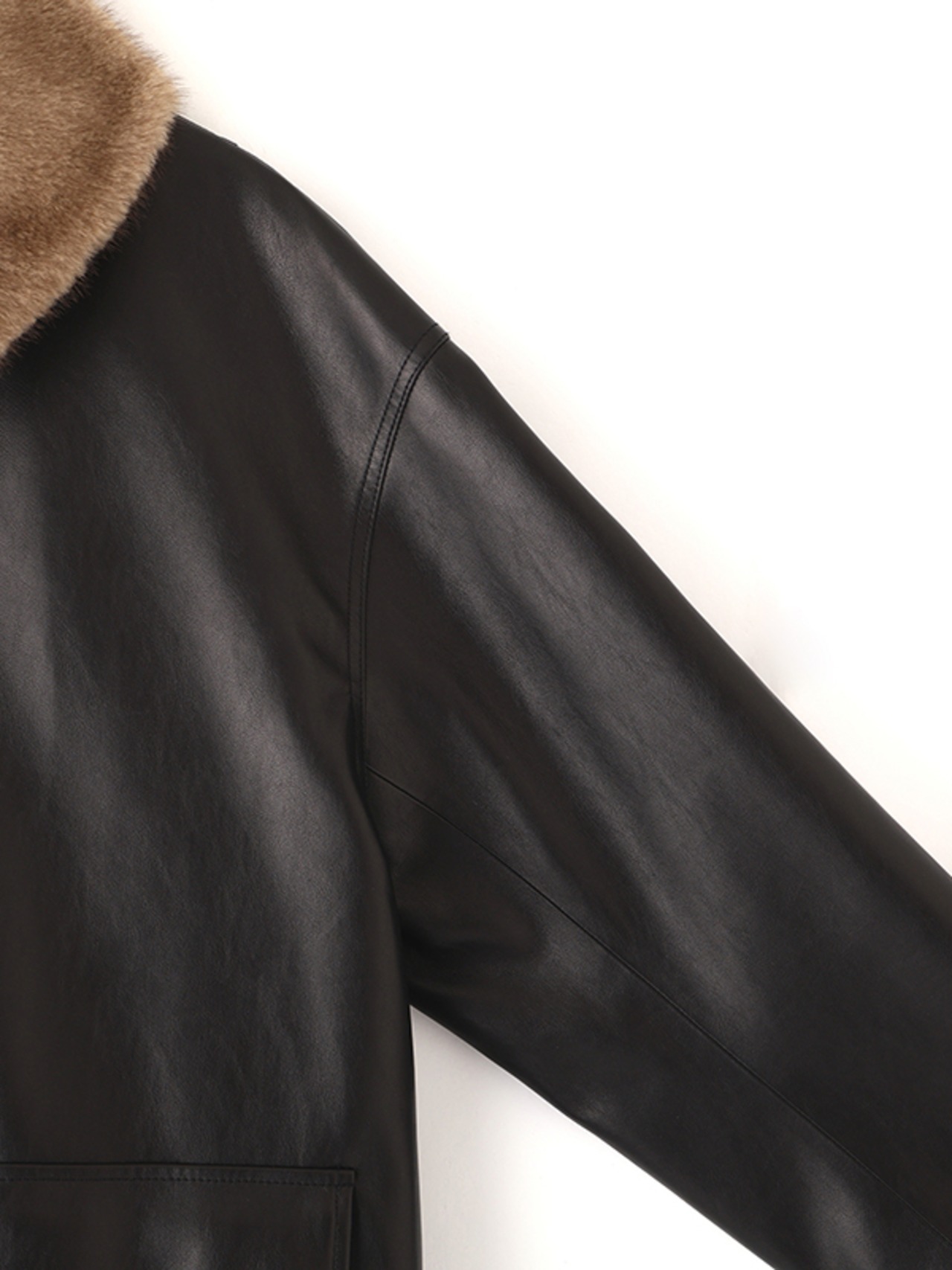 ETRE TOKYO ファーカラーフェイクレザーブルゾン 2色展開