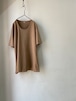 DA'S/U-Neck Tee "2022"/dark beige(ダズのUネックティーふたたび/ダークベージュ)