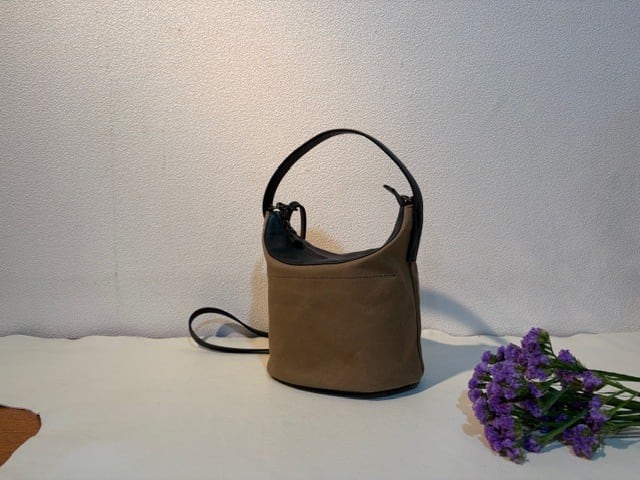 B.stuff 「パラフィンキャンバス」2WAYショルダーバッグ シダーウッド