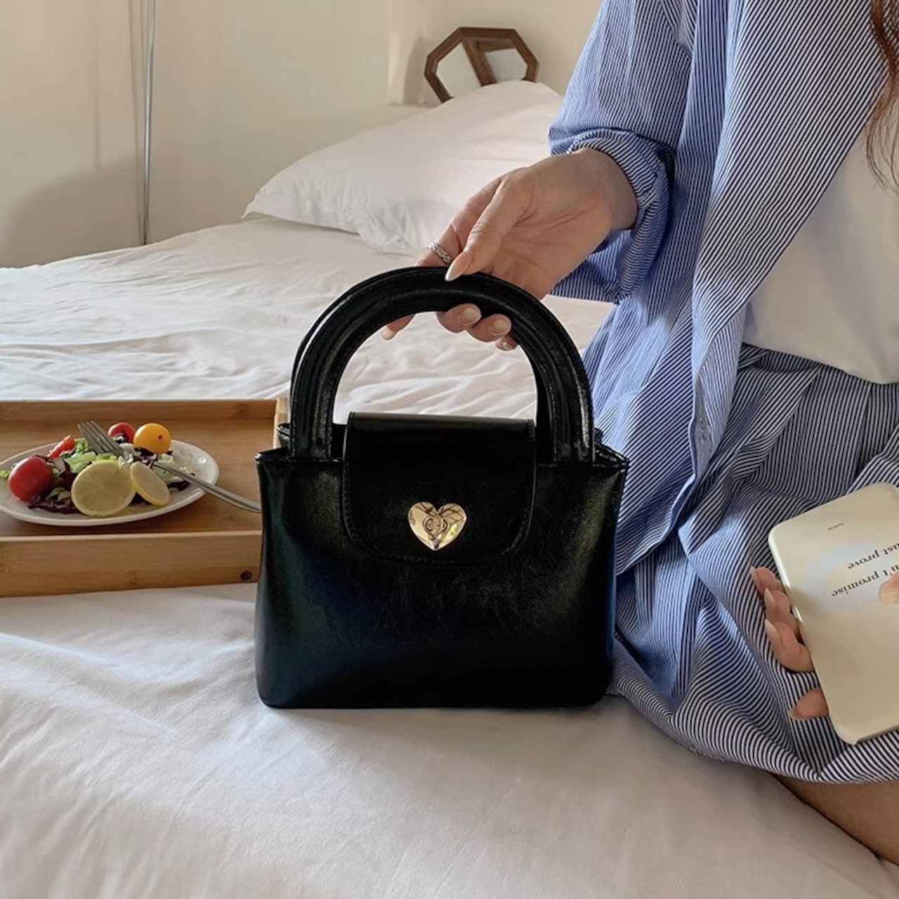 heart rock shoulder bag