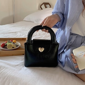 heart rock shoulder bag