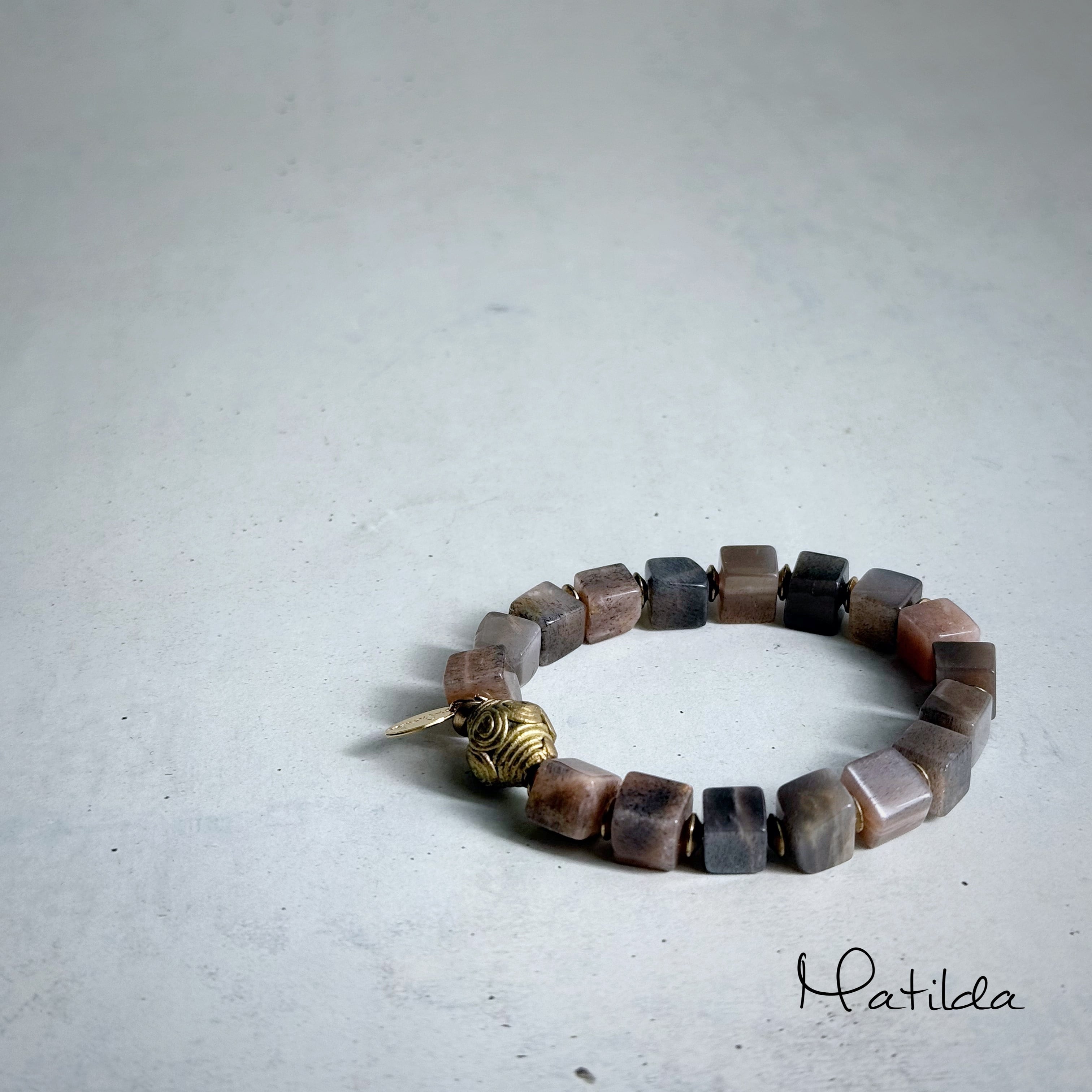 tumble bracelet(ブラックムーンストーン)