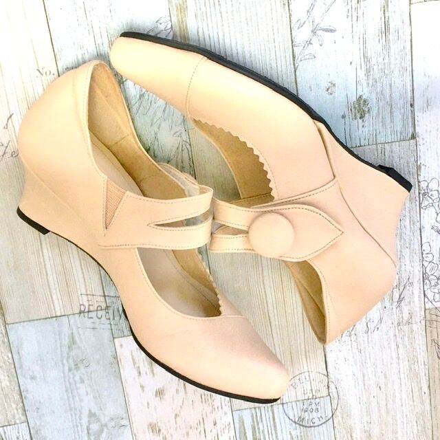 アシンメトリーポインテッドパンプス