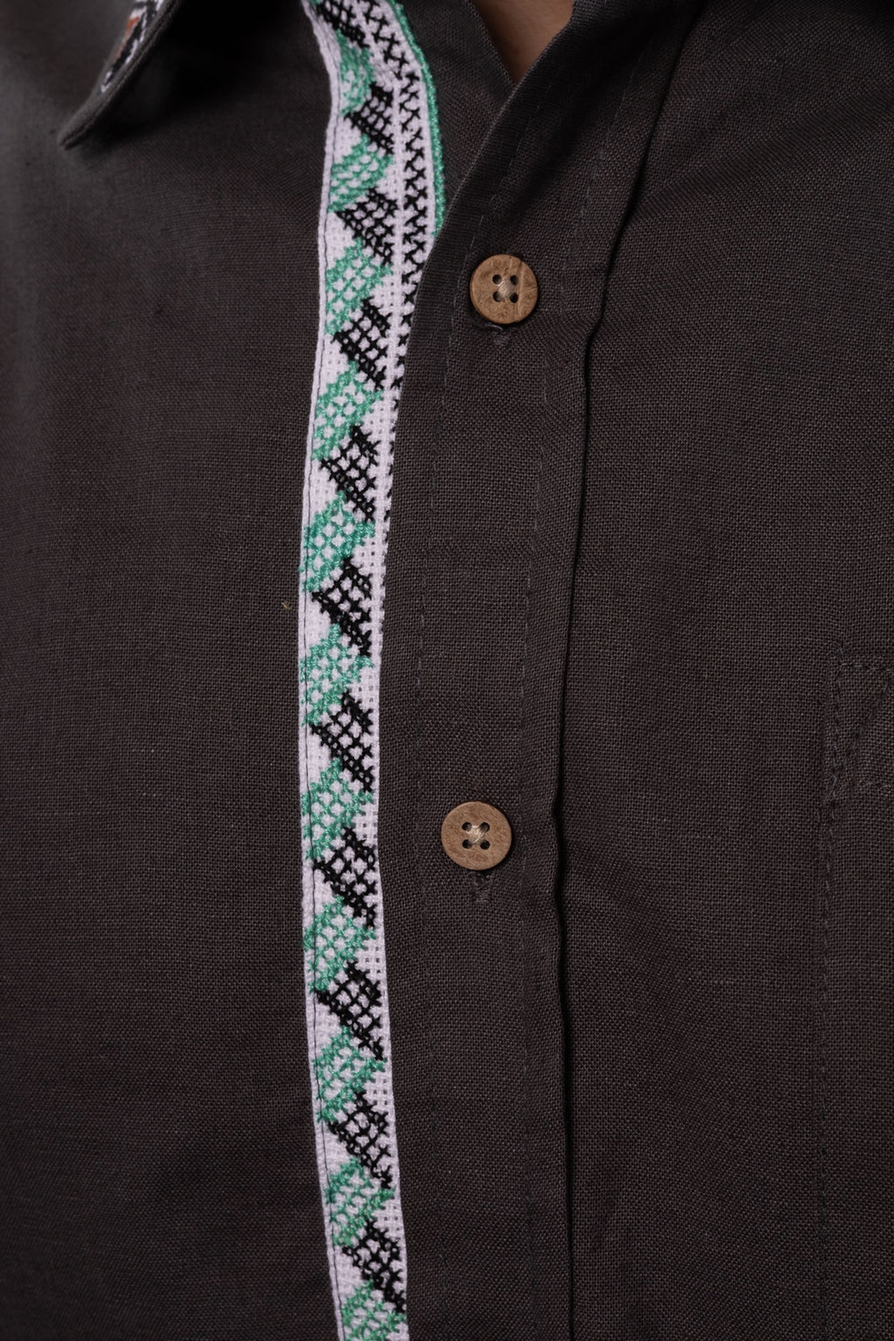 ウクライナ刺繍ヴィシヴァンカ　クロスステッチ手刺繍　M-Lサイズ　メンズ - 2