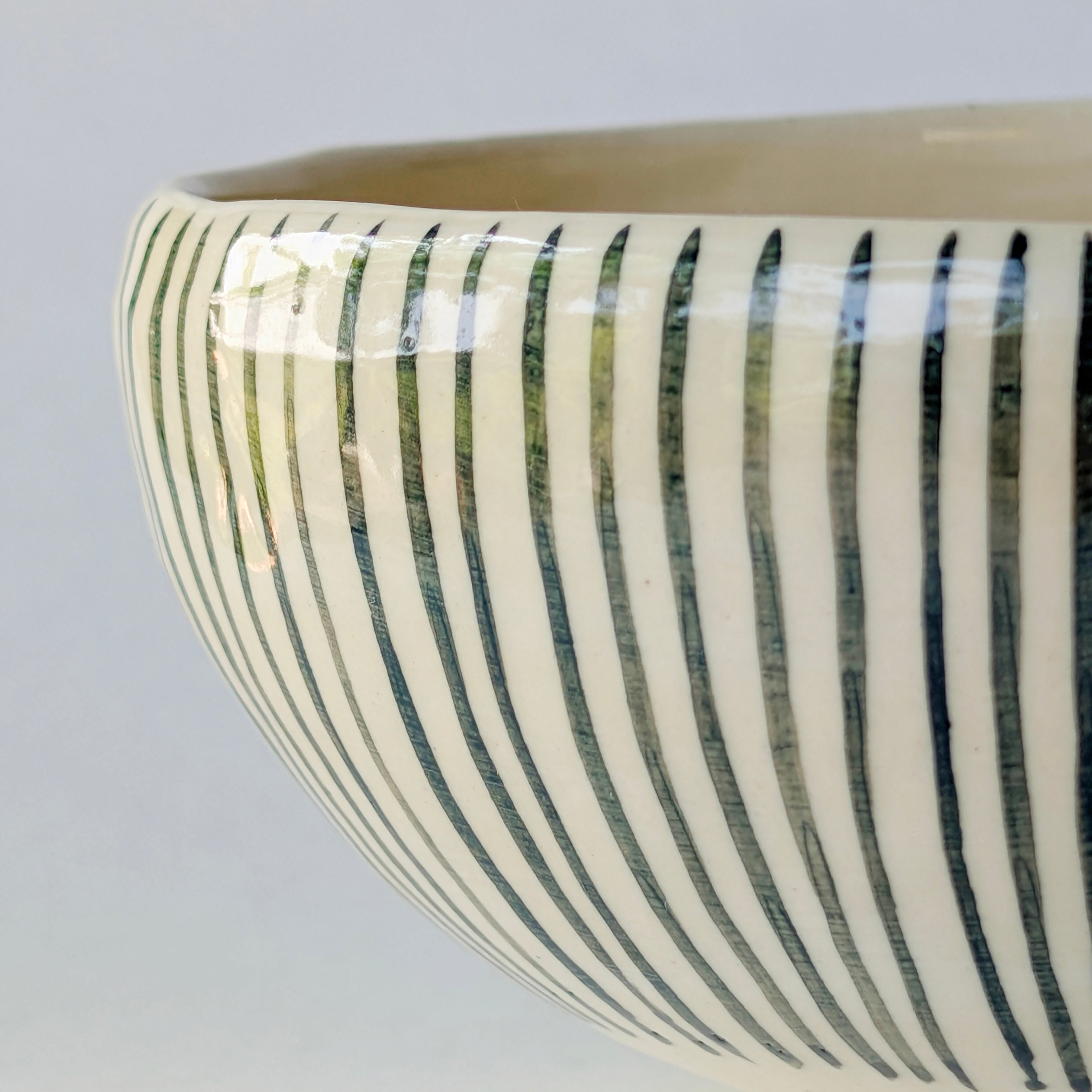 食卓に、凛とした佇まいを。選べる4色トクサ模様のご飯茶碗 大きめ