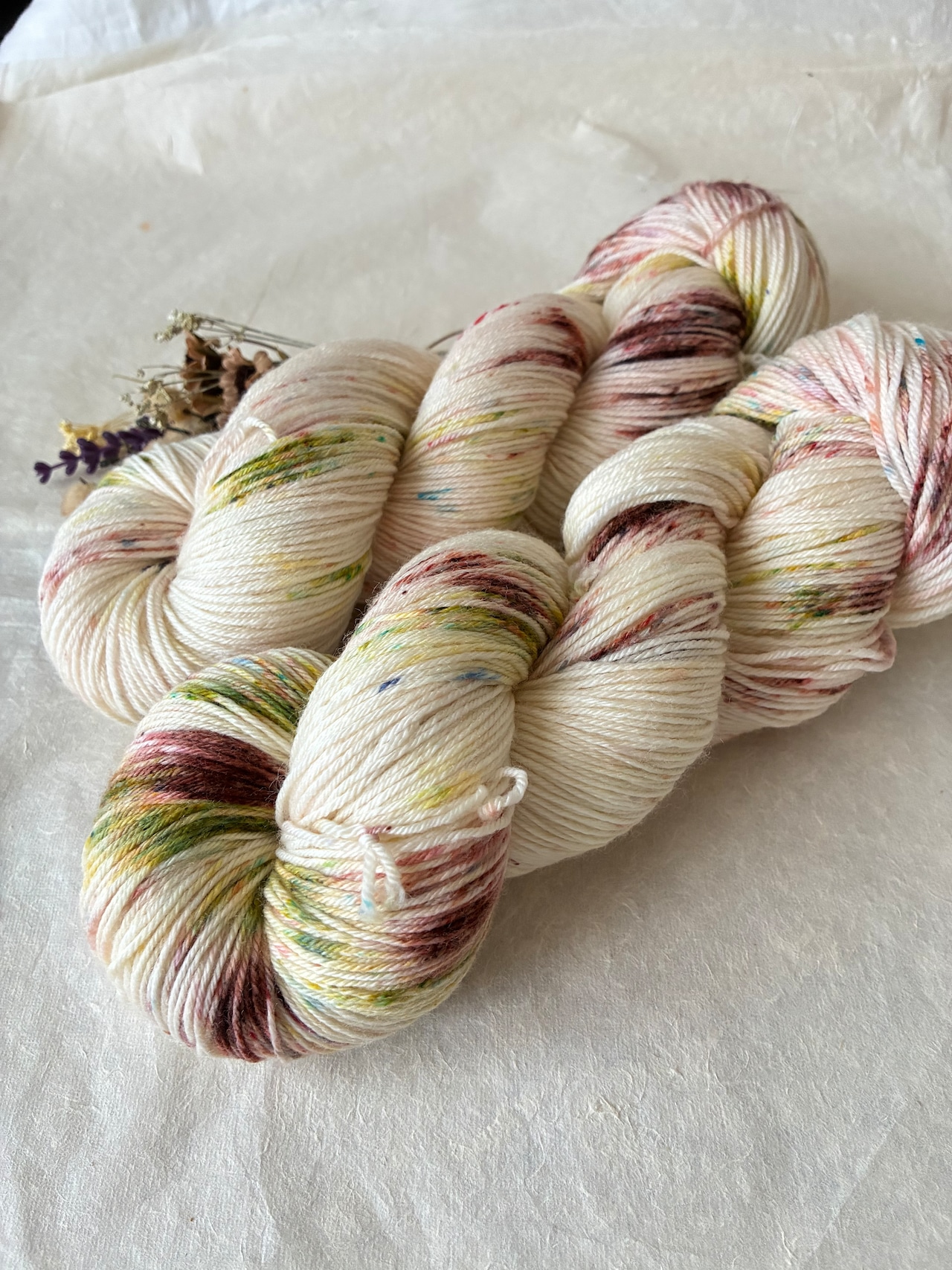 【受注販売: 10月中旬〜下旬に順次発送】花束(meriyasu fingering, meriyasu sock, meriyasu BFL)・画像2