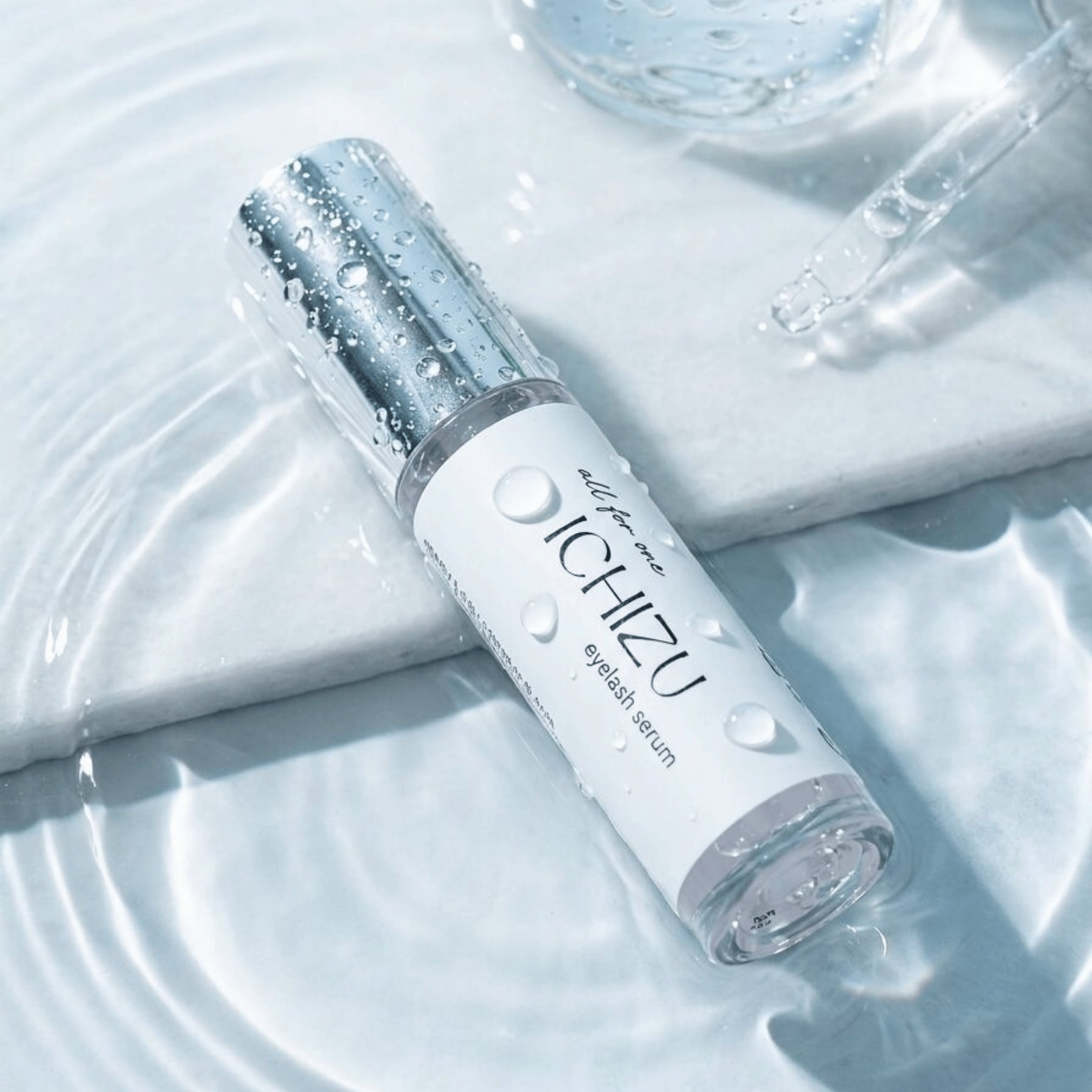 革新的まつ毛美容液 ICHIZU eyelash serum (イチズ アイラッシュセラム) まつ毛美容液 まつげ美容液 国内GMP工場製造