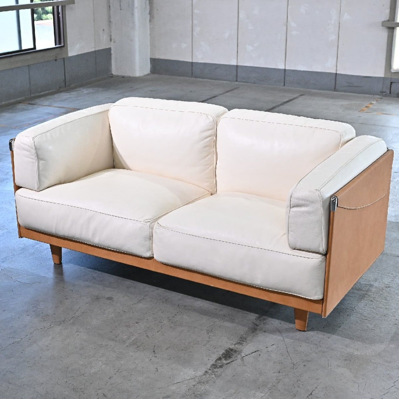 イタリア製 Poltona Frau「Twice/トゥワイス」ラブソファ 2人掛け 本革 キャスター リビング ポルトローナフラウ【中古家具/中古インテリア/USED家具ユーズド家具/リサイクル】