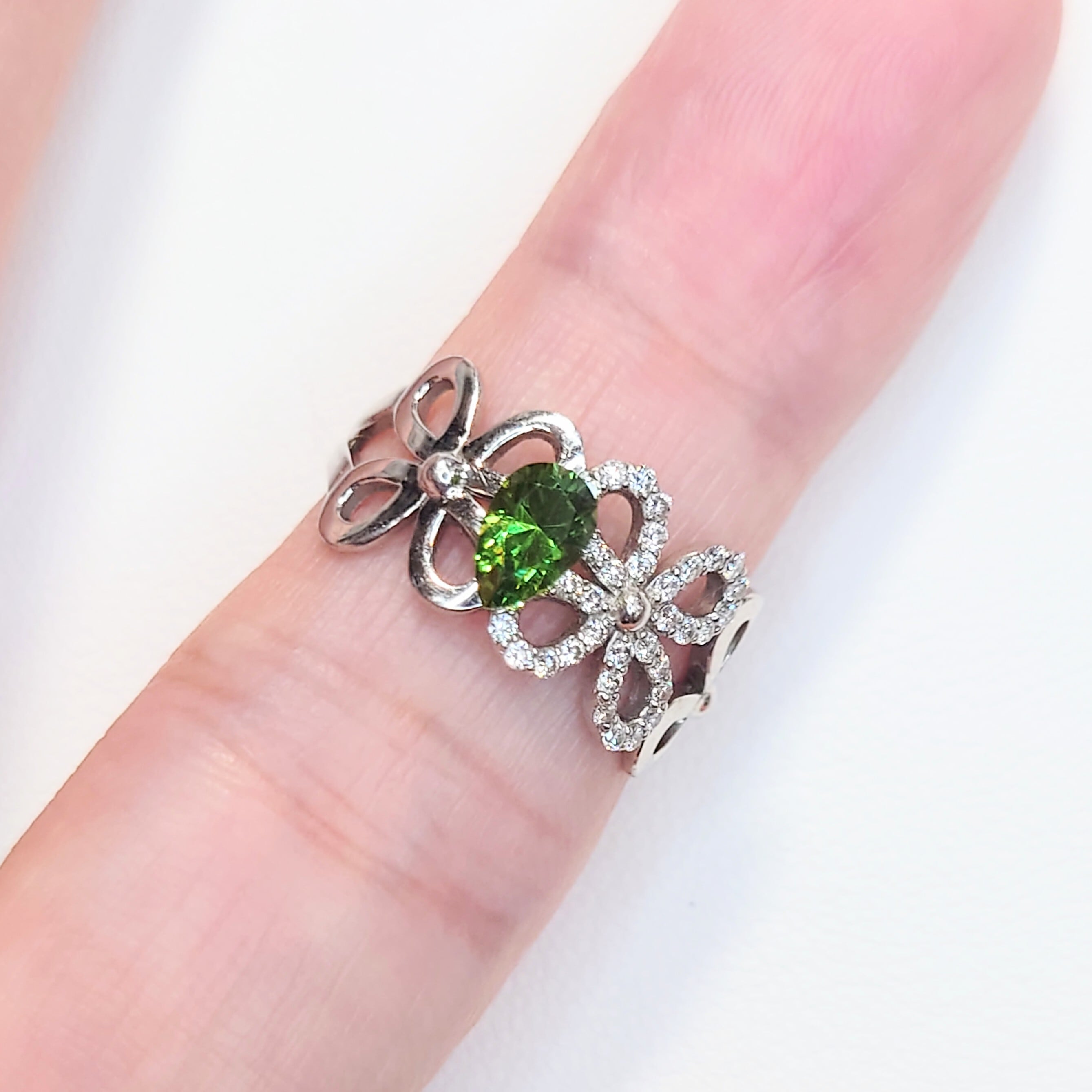 希少 Demantoid Garnet 0.554ct Russia 産地ソ付 ルース☆ | wisteria777