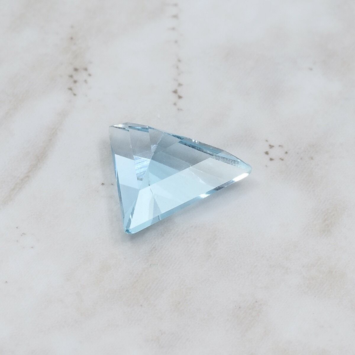 ブルートパーズ 1.08ct トライアングル | One Loose