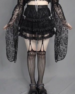 【予約】white ribbon black lace gothic punk tiered skirt