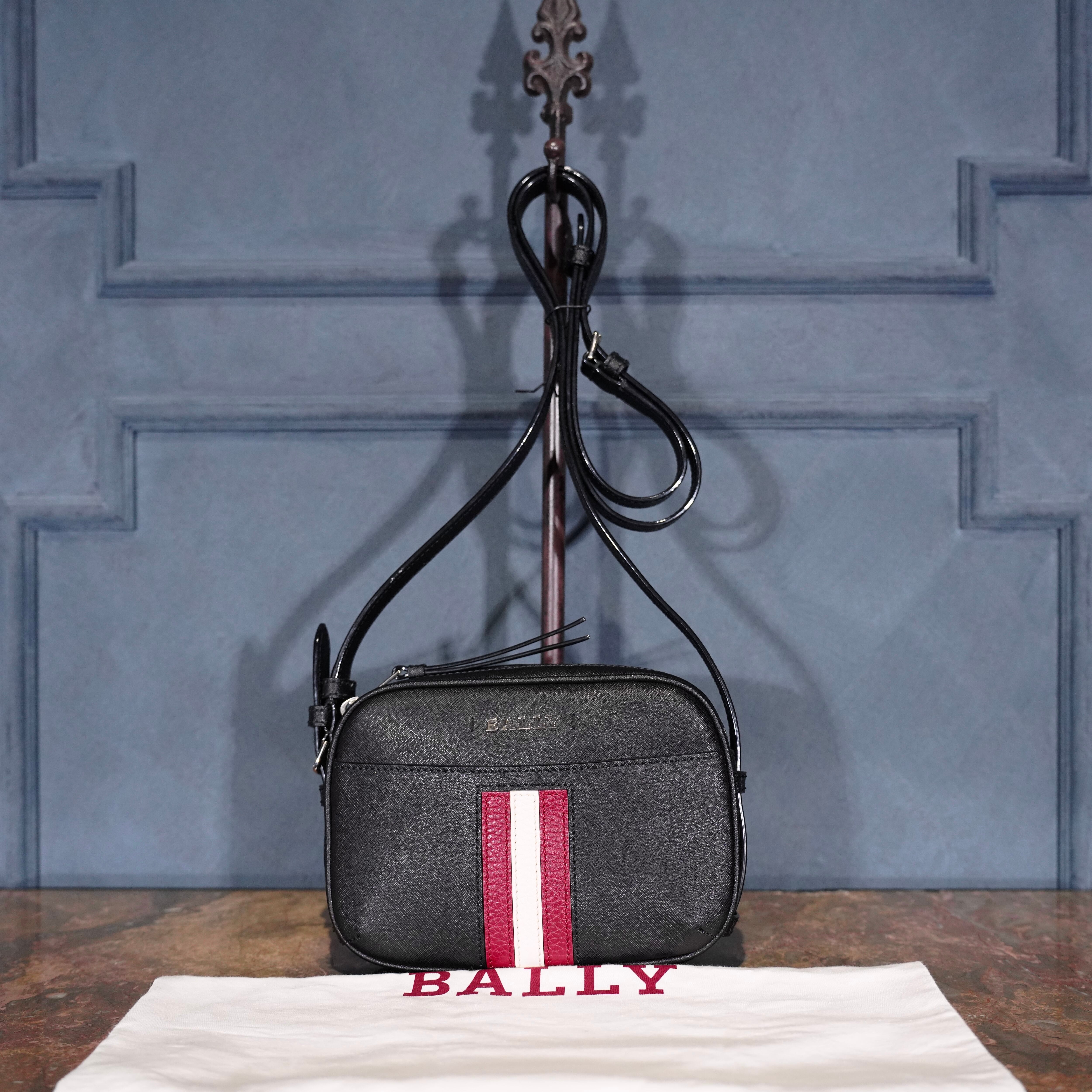 Christian Dior LOGO DESIGN CHAIN LEATHER SHOULDER BAG/クリスチャン