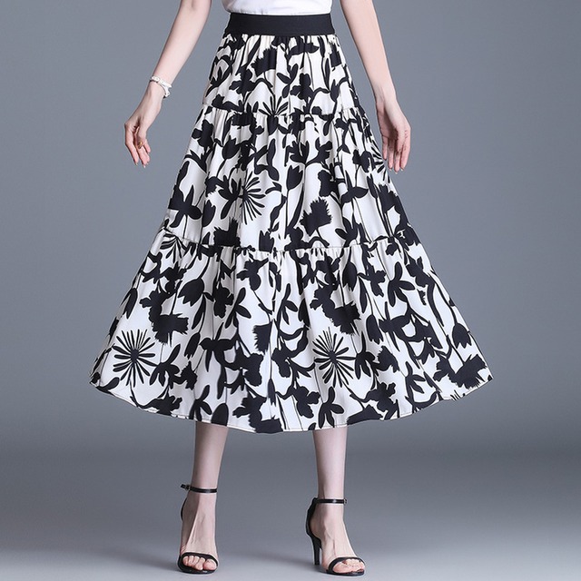 フラワーティアードスカート レディース 送料無料 花柄3段切り替えスカート スカート ボトムス ロングスカート フレアスカート ボタニカルフラワーロングスカート ひざ下 ミモレ ロング丈 フレア ハイウエスト ウエストゴム 大人可愛い きれいめ 上品 レトロ 大人女子 こなれ感 ガーリー エレガント 白 ホワイト 黒 ブラック 大人カラー モノトーン 花柄 フラワー ボタニカル プリント 美脚 高見え 格上げ インスタ映え 春夏 秋冬 大人 かわいい おしゃれ デイリー お呼ばれ お出かけ デート 通勤