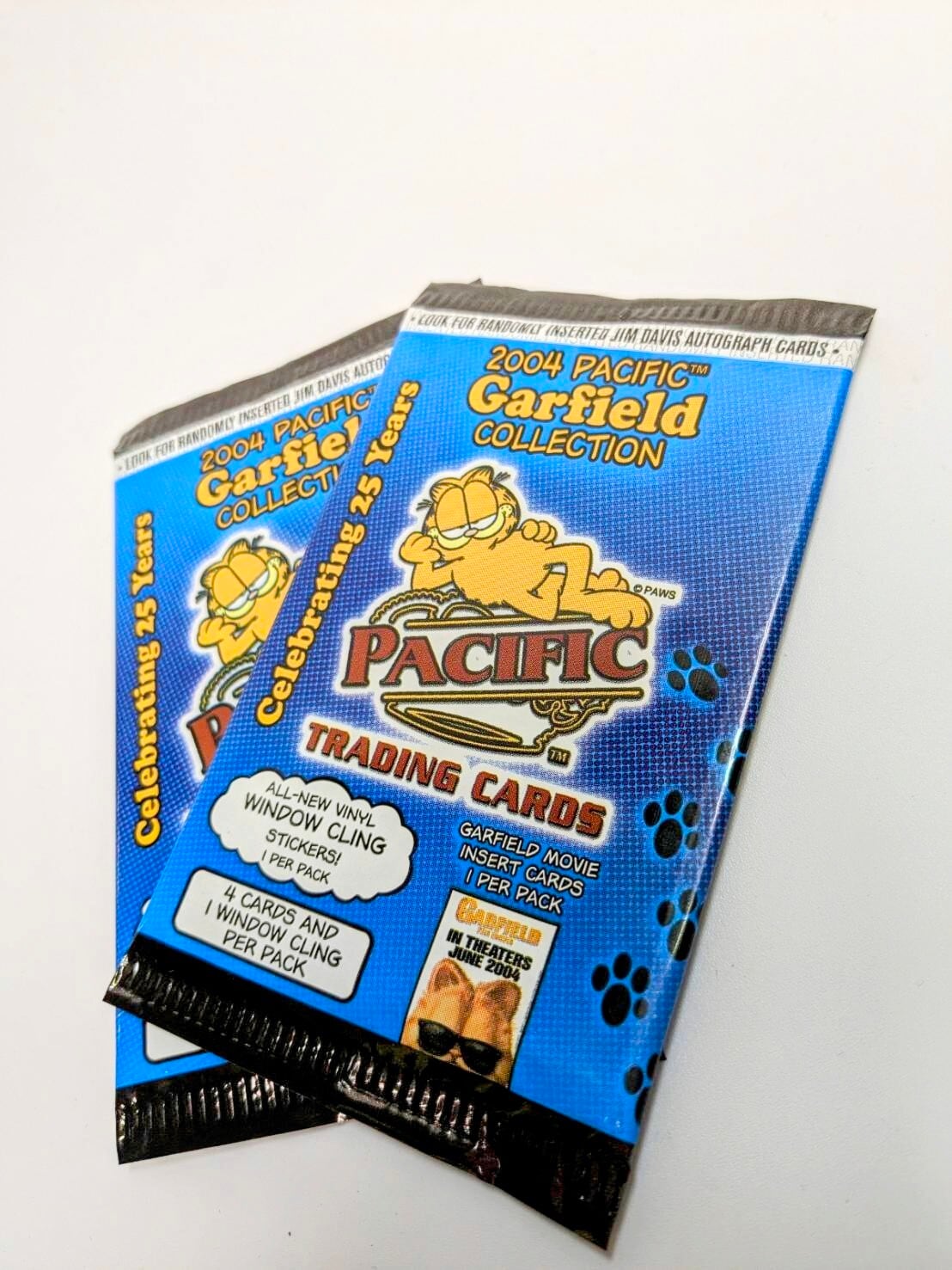 ☆送料無料！☆2004年製 【 Garfield（ ガーフィールド ）2004 Pacific Garfield Collection 】VINTAGE トレーディングカード・ステッカー 単品 （1個=4CARDS+1STICKER）〚アメリカン雑貨 アメトイ〛