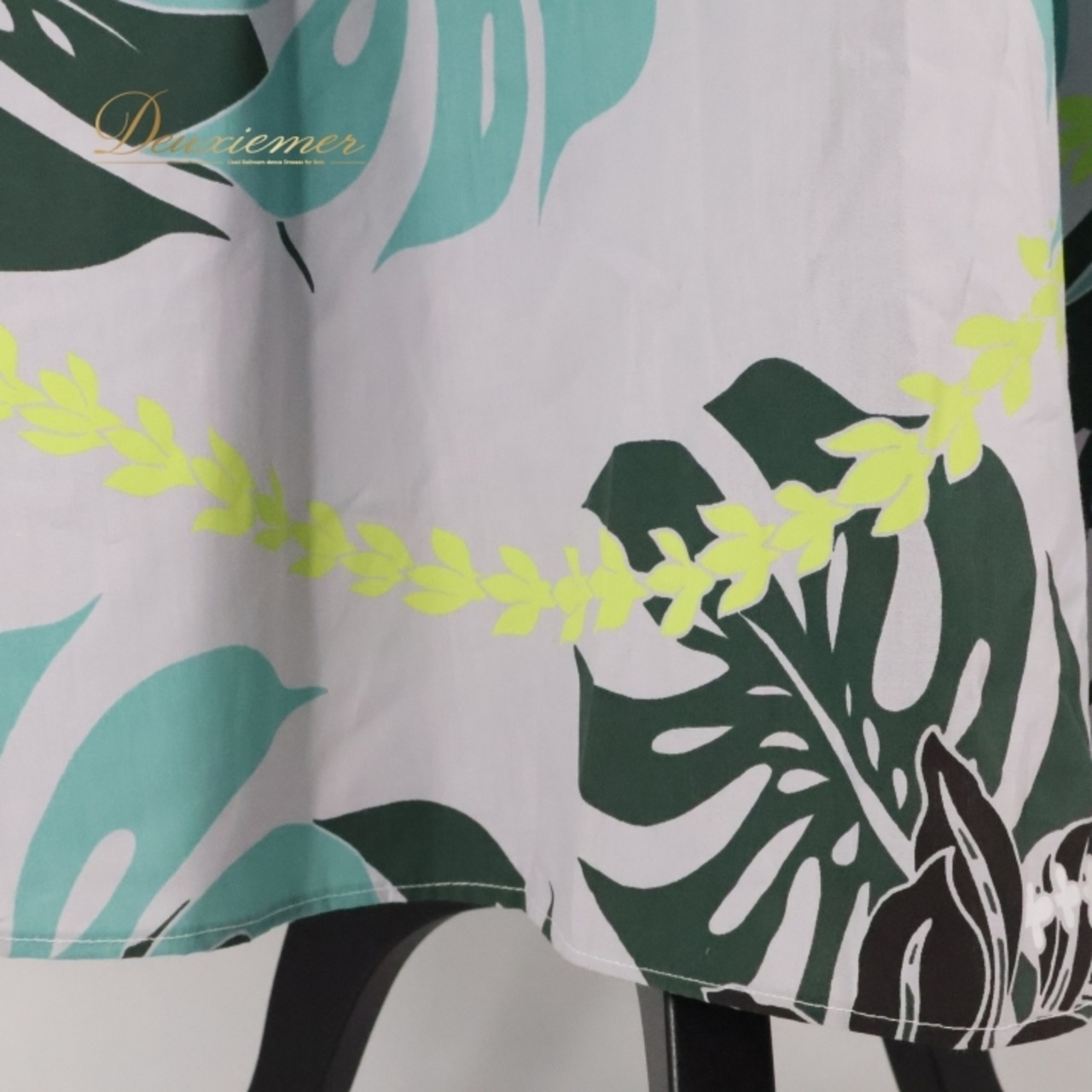 フラダンス 衣装 ワンピース ドレス ムームーファクトリー T&L MUUMUU FACTORY グレイ系 チューブトップ モンステラ柄 グリーン系 ブルー系 イエロー系 可愛い 華やか ハワイ製 ハワイアン アロハ レッスン 練習 フラ ダンス