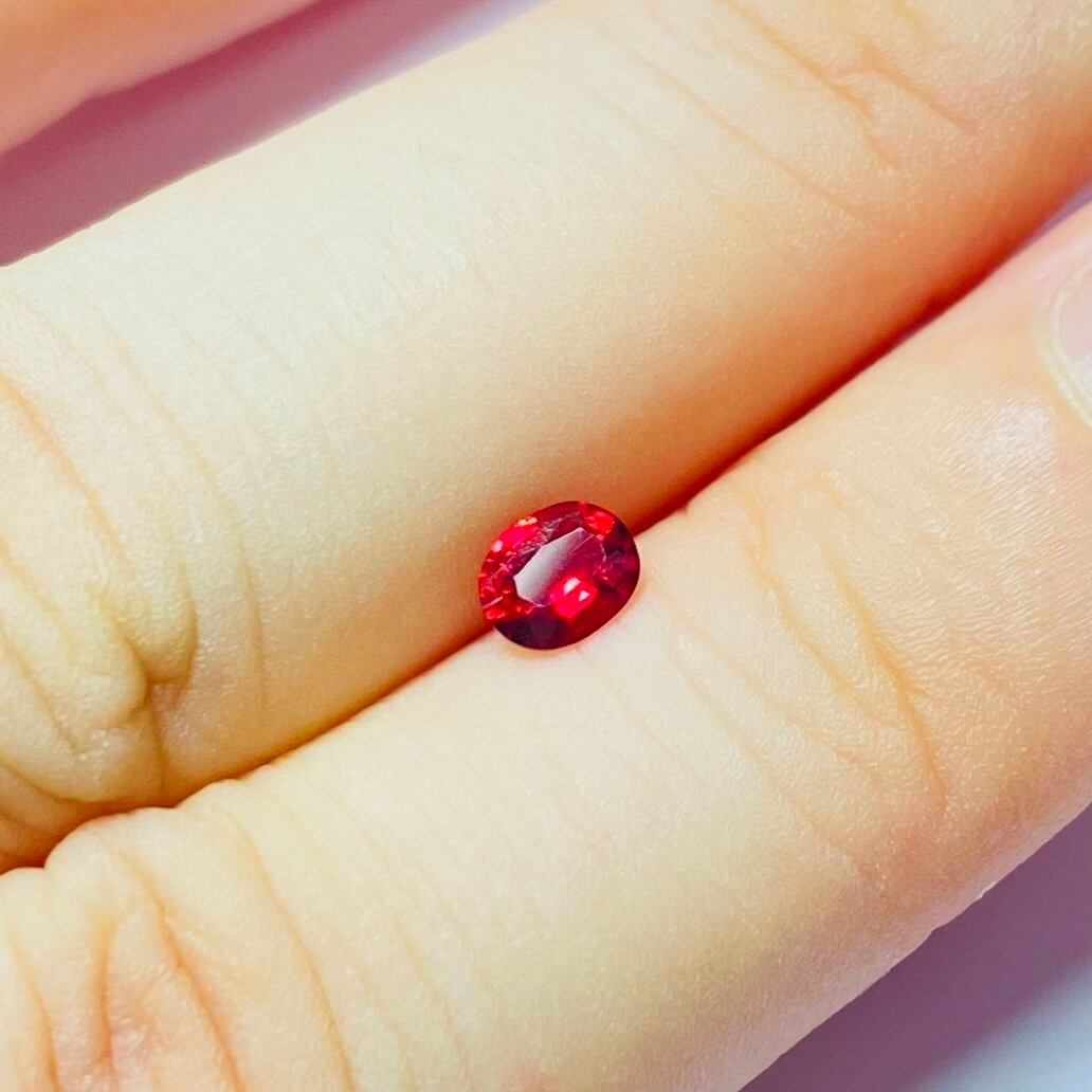 ミャンマーモゴック産希少レッドスピネル4