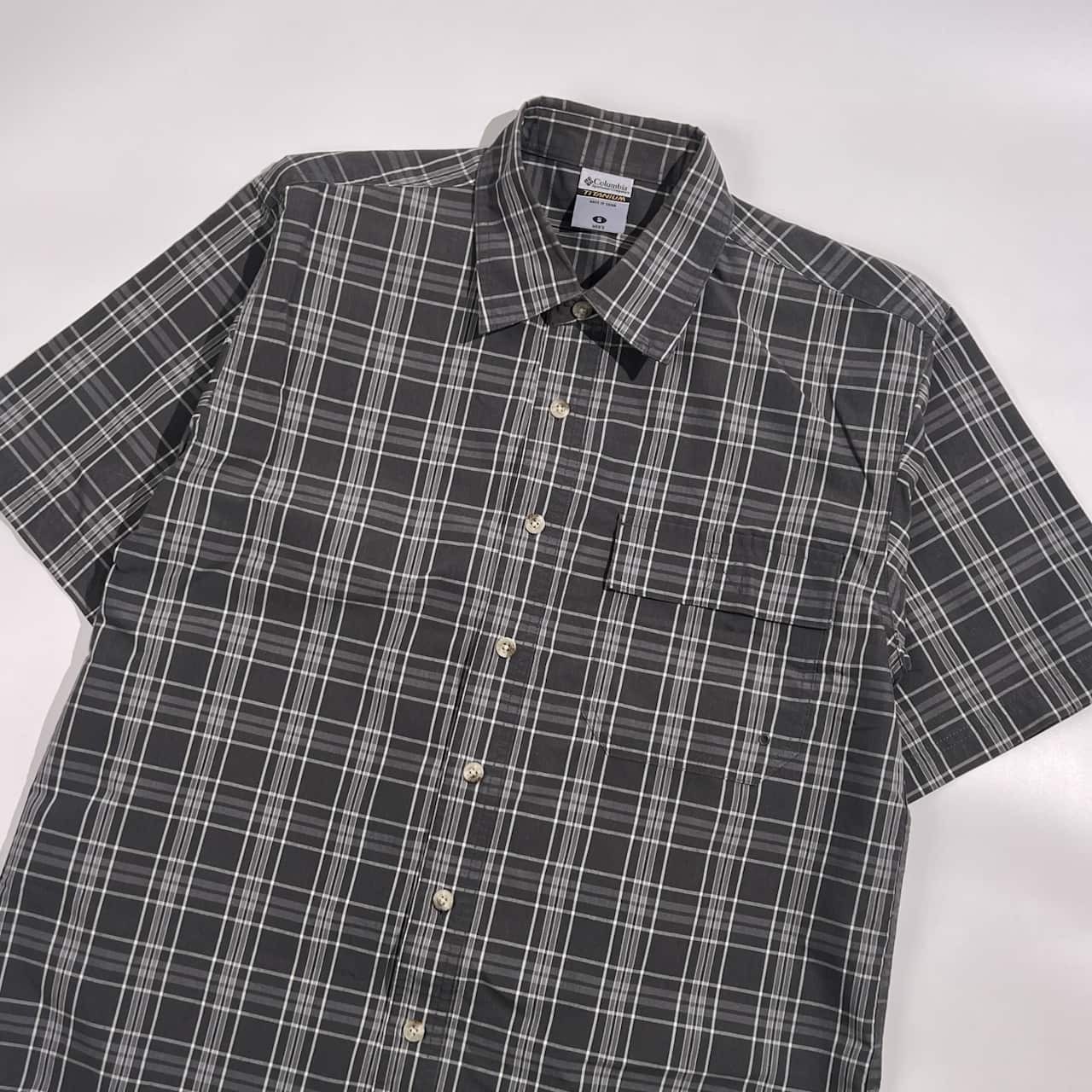 Columbia コロンビア TITANIUM チタニウム チェック柄 半袖シャツ S /ブラック系 メンズ