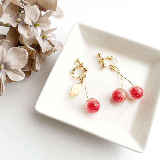 さくらんぼ レッド 稀紗 Kisa さくらんぼ レッド 稀紗 Kisa