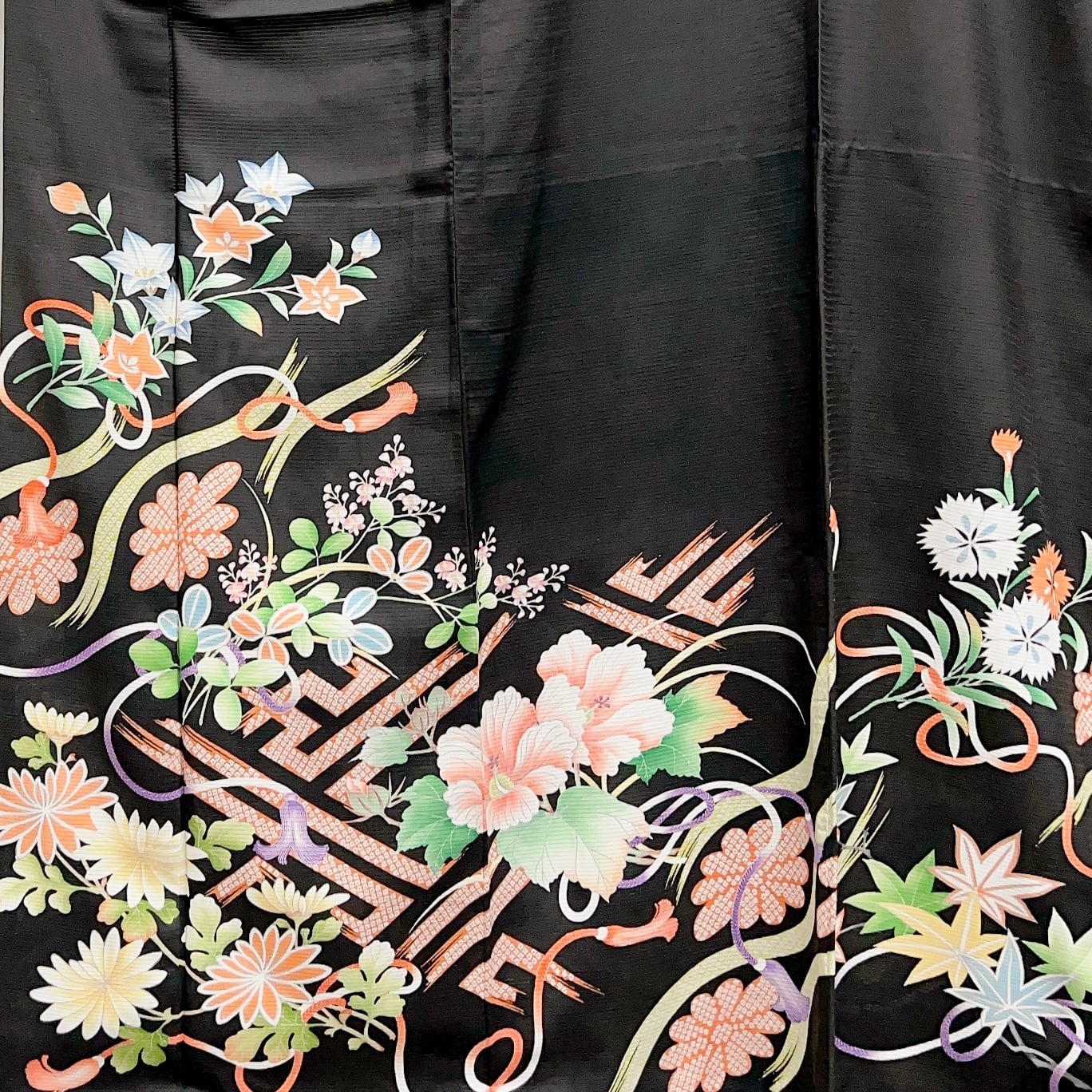 アンティーク 夏用 絽 黒留袖 五つ紋 花模様 着物 | つむぎ、つむぐ。リユース着物ショップ powered by BASE