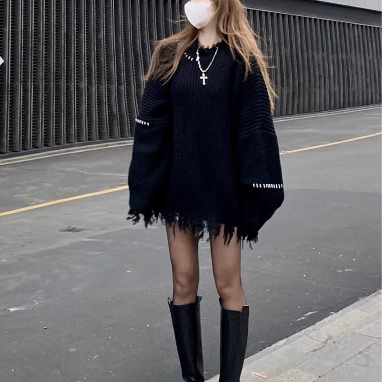 Loose-fitting Ripped Tassel Thick Sweater (ME332)