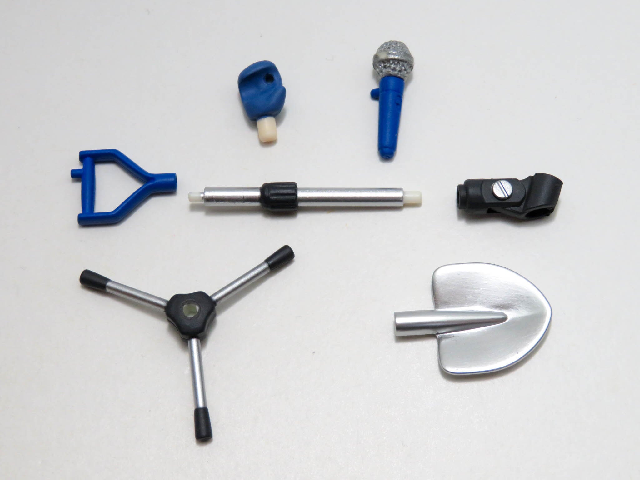 再入荷(A−ランク)【207】 雪ミク ふわふわコートVer. 小物パーツ スコップ、マイクスタンド ねんどろいど