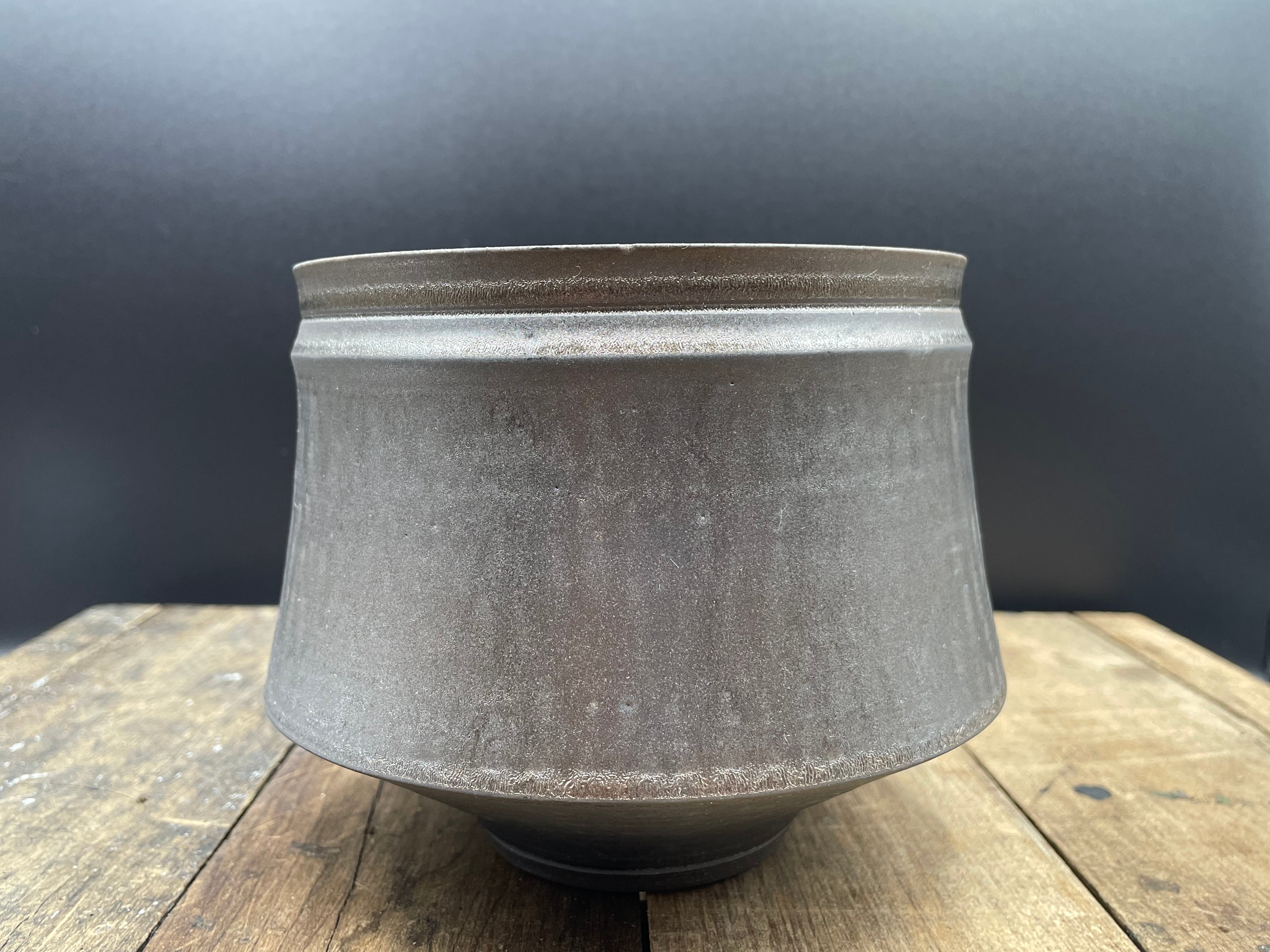 【田中元将】 plant pot