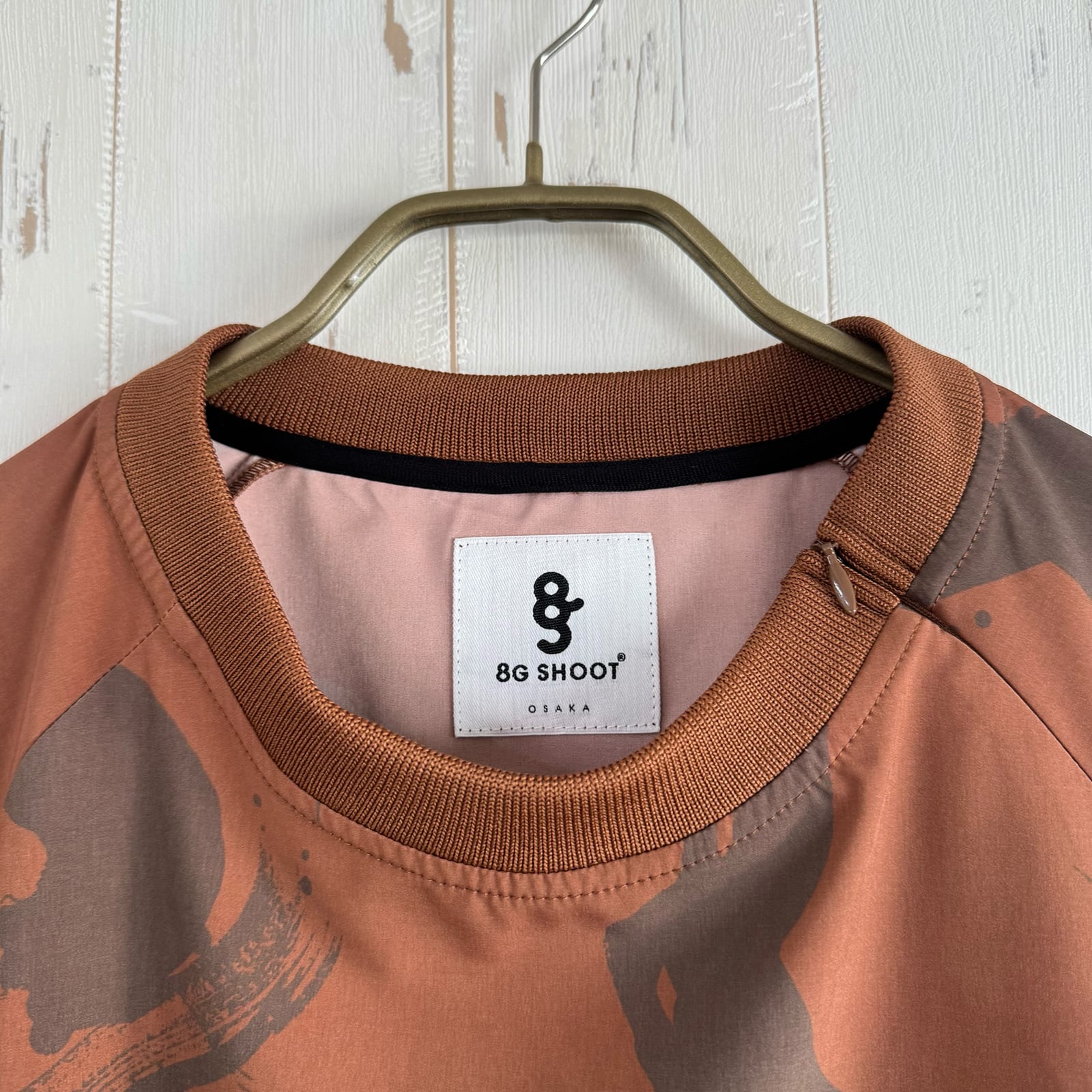 CALLIGRAPHY PATTERN S/S PISTE -BROWN- | 8G SHOOT WEBSTORE