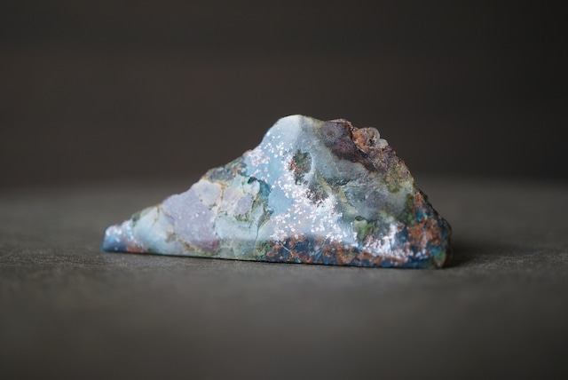 インドネシア産コラウッド(珪化木/クリソコラ/自然銅等) Petrified Wood with Blue Opal and Native Copper 1622