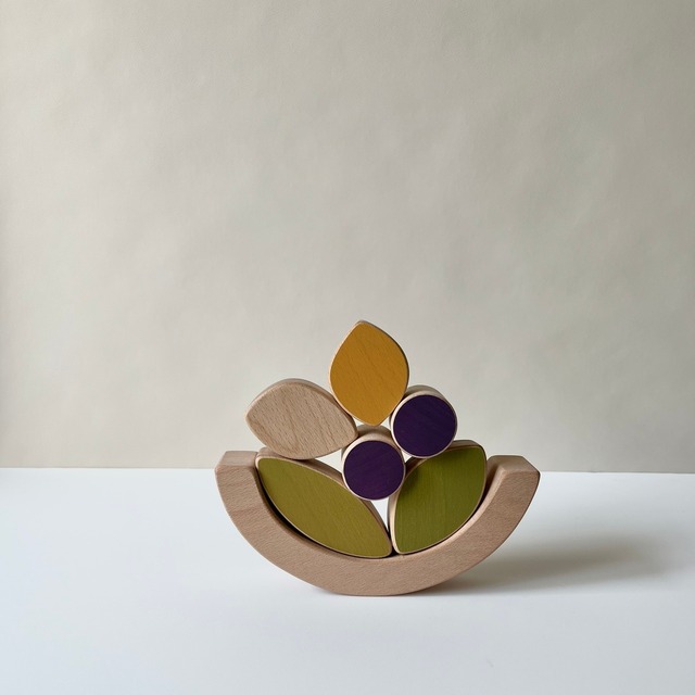 【the wandering workshop】wooden leaves & blueberries stacking and balance toy