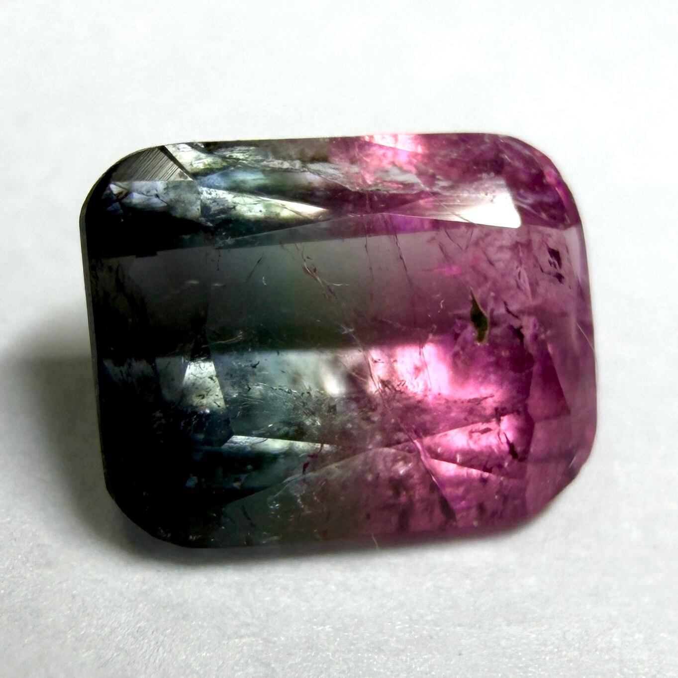 A586 天然パーティカラードトルマリン 0.600ct | Petal Gem