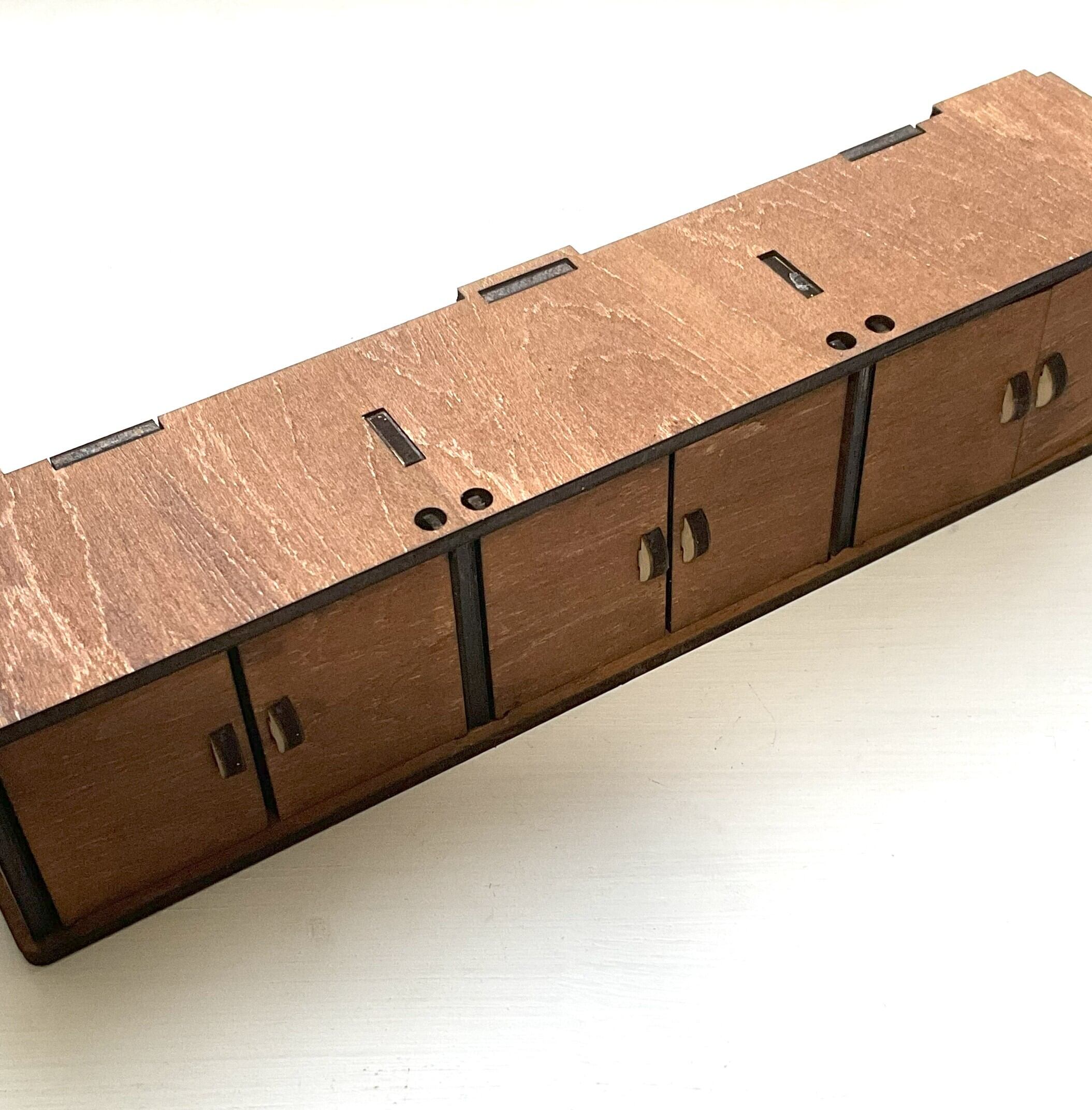 ミニチュア家具】収納棚/カップボード【アンティーク風】 | COLUMBOX