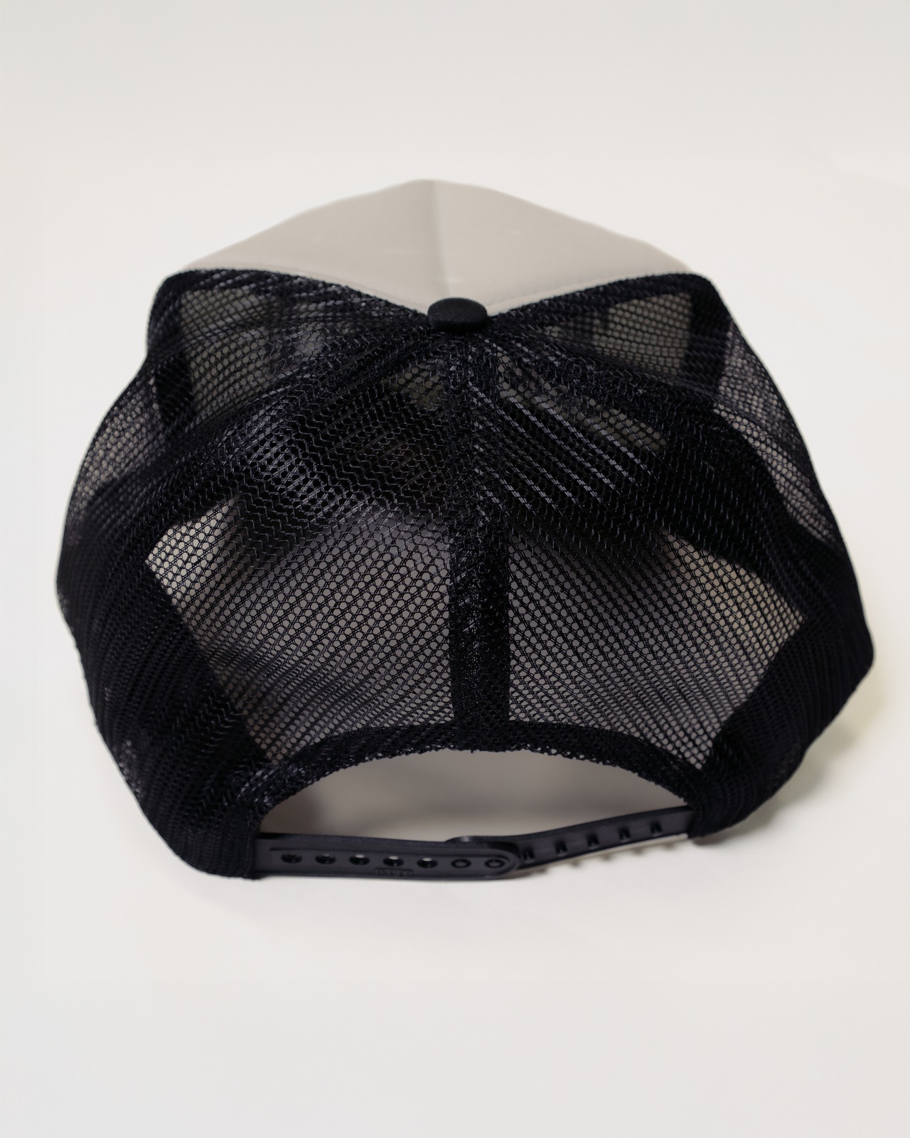 ANTIMID STUDS CAP