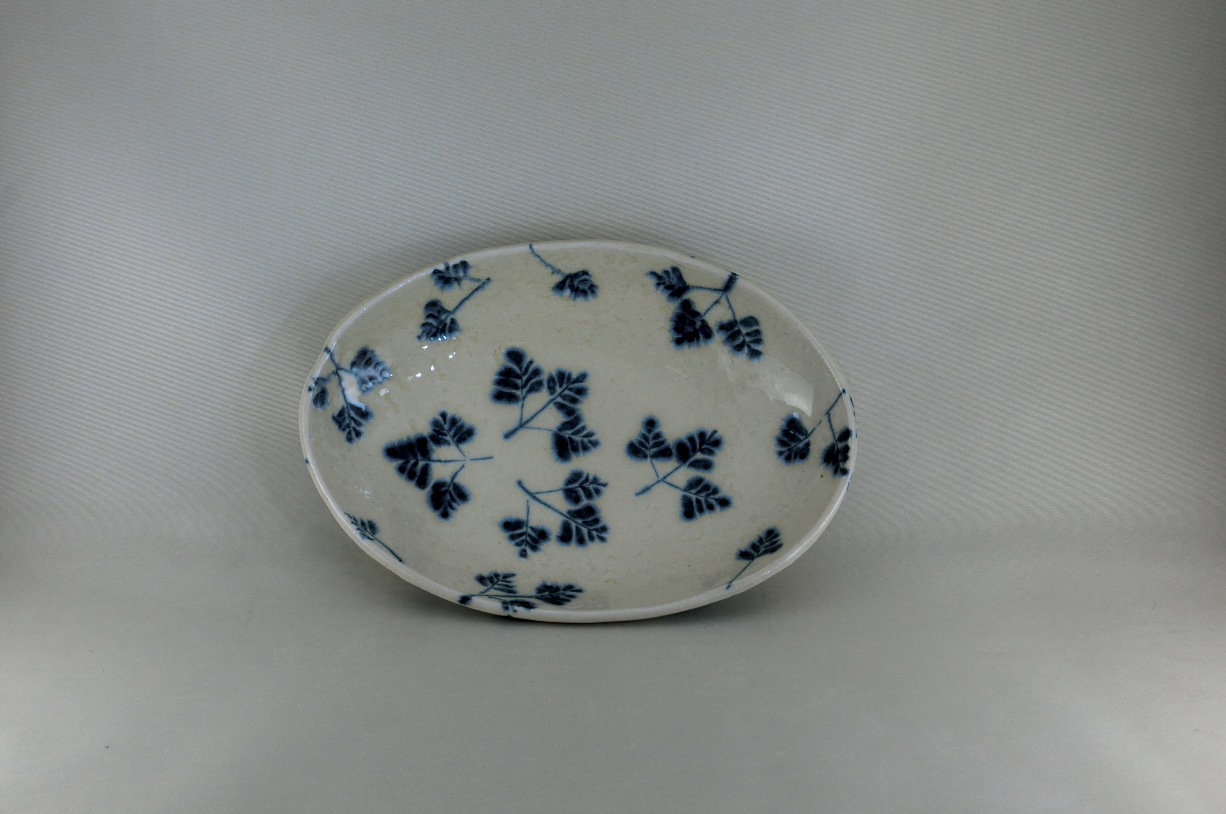 シダ紋楕円鉢（宗山窯）