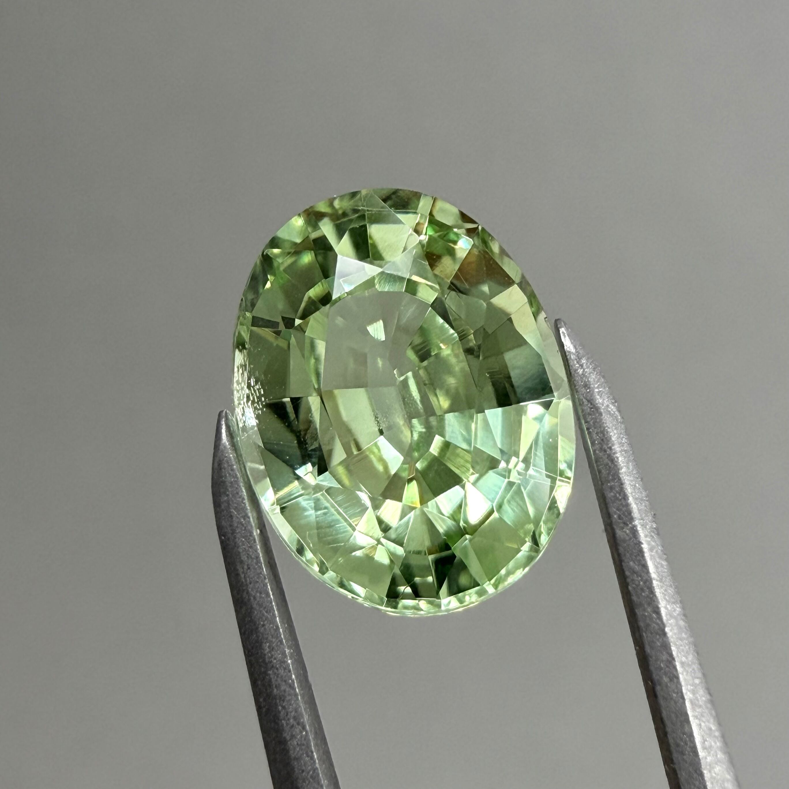 0.49ct 多色性が楽しいアキシナイト【1】ルース | Bleu Roi