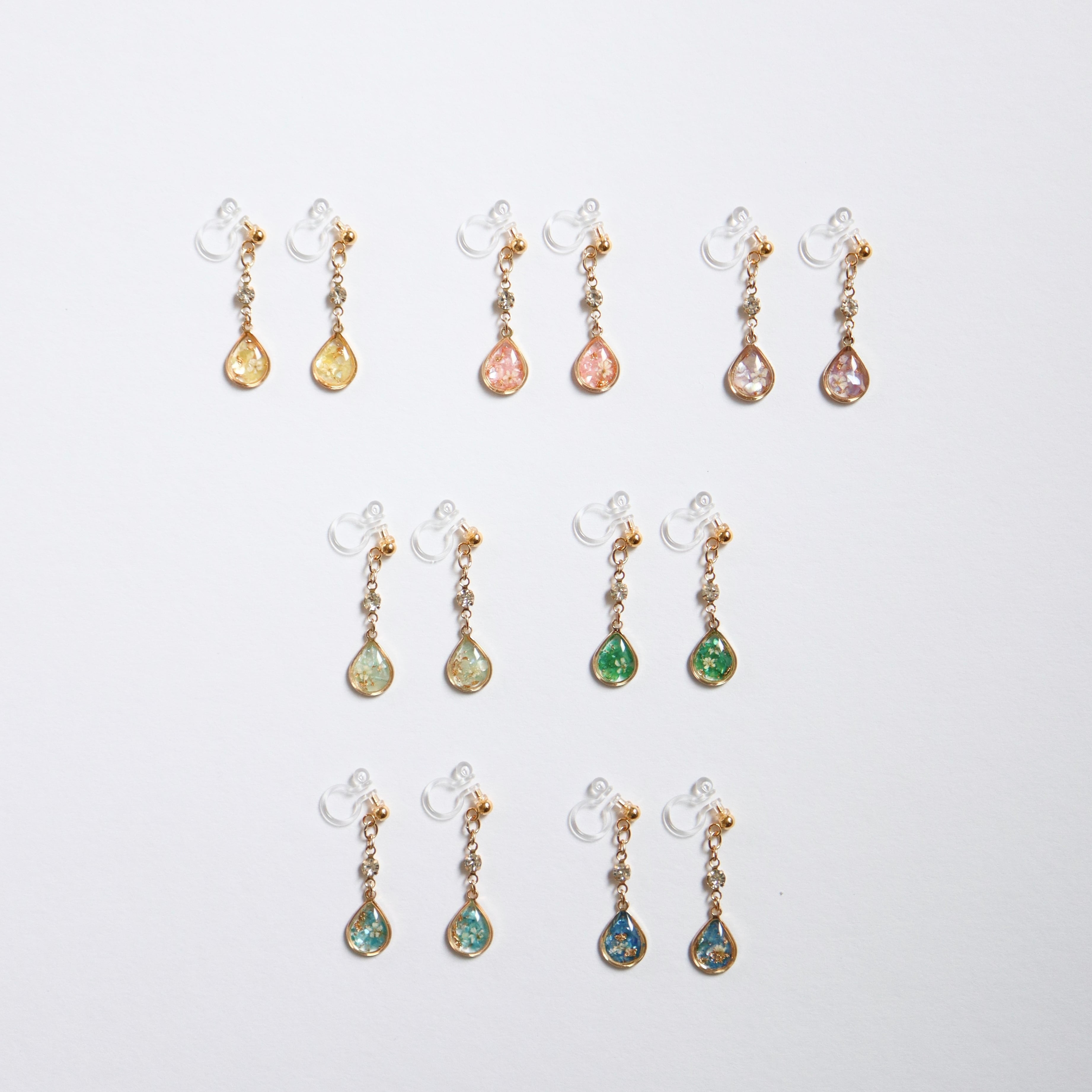 【ピアス/イヤリング】選べるカラー/ ちいさな彩雫+クリスタル (ゴールド)