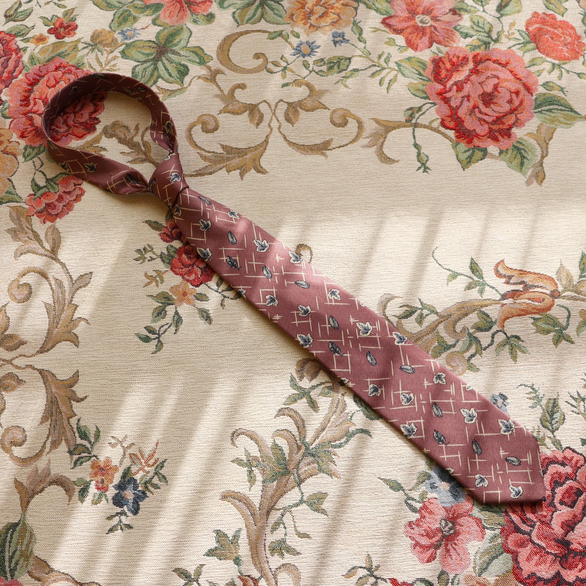 pattern necktie