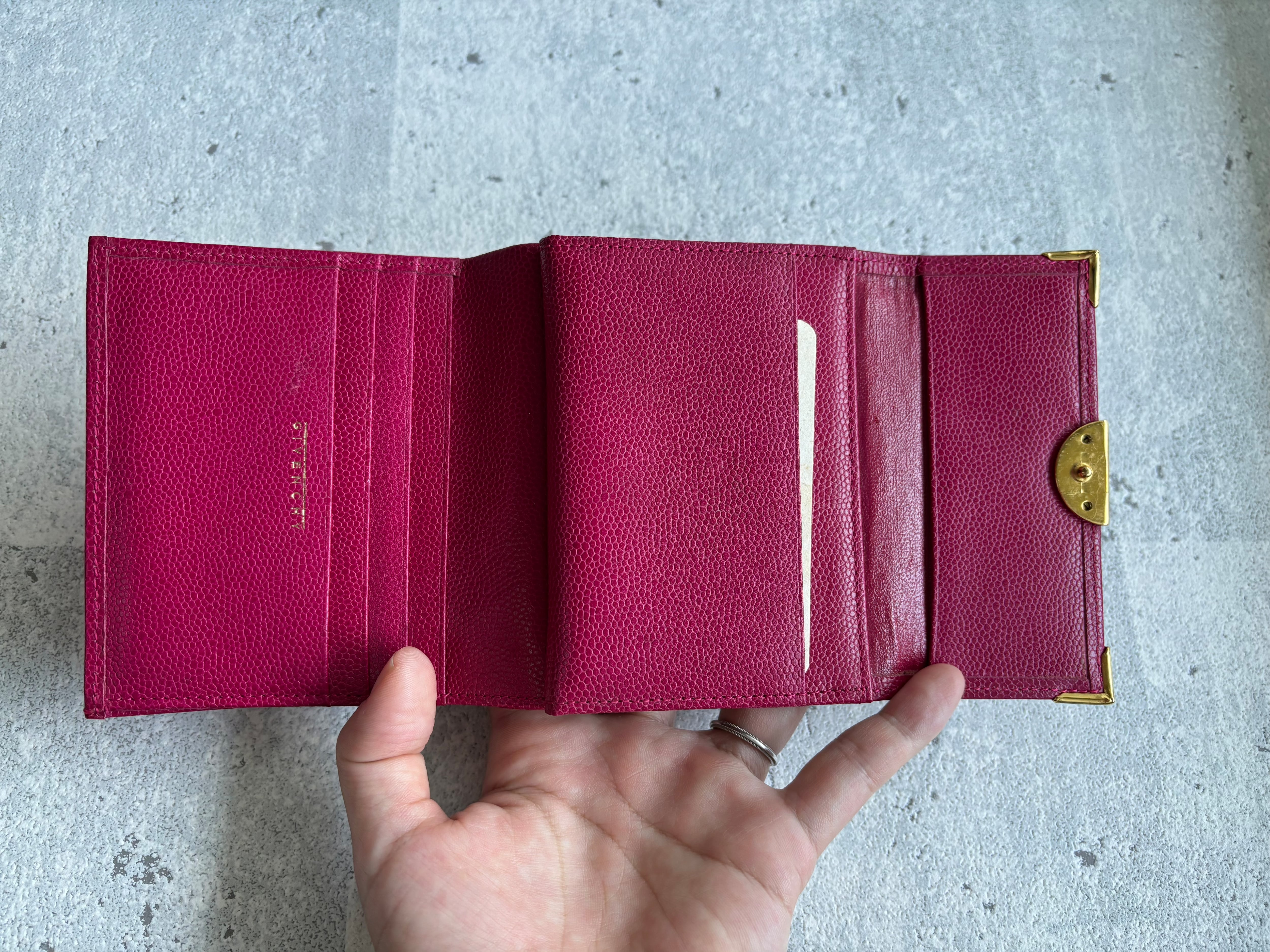 GIVENCHY がま口財布 ピンク | Petit luxe Vintage