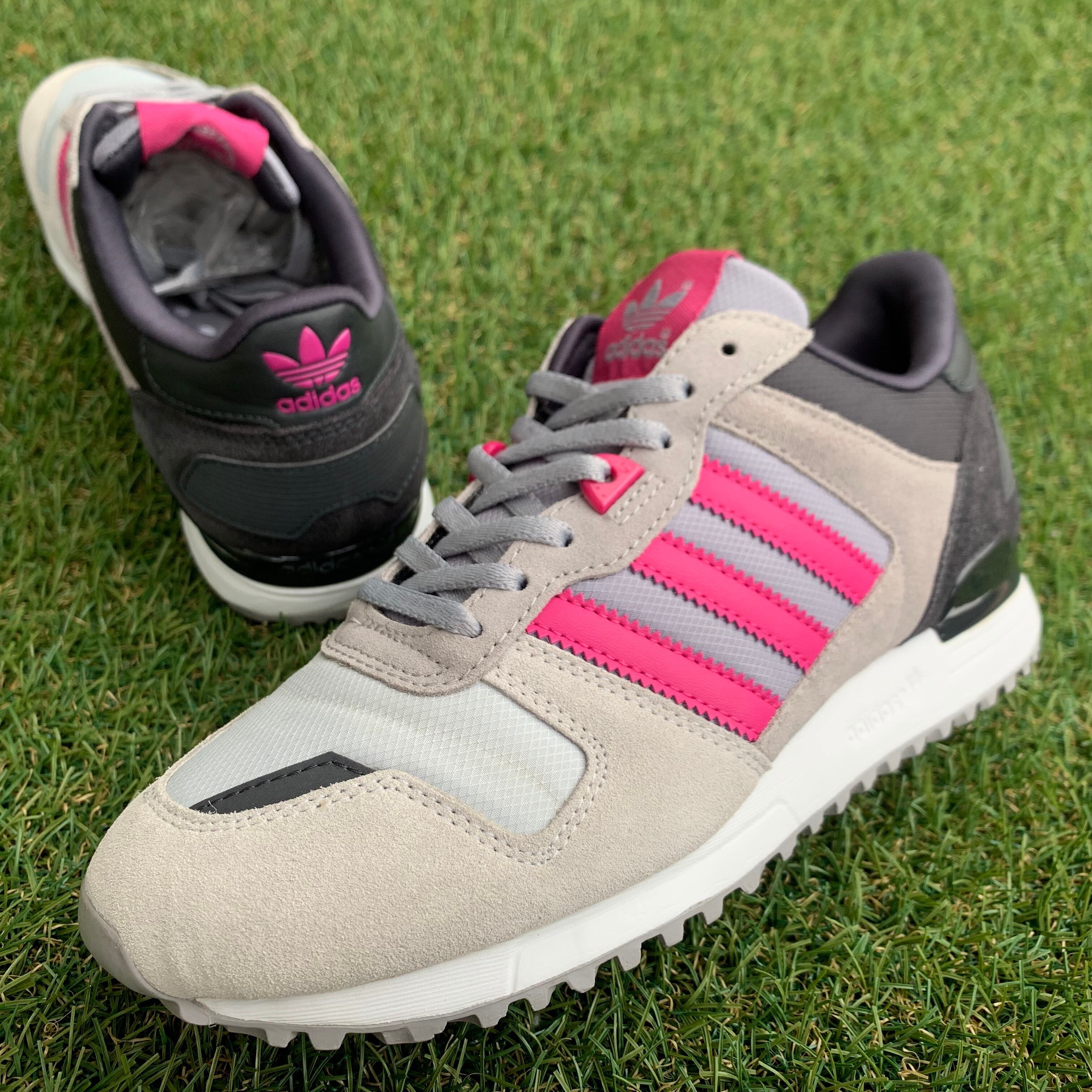 ジェシー　あんず adidas×JEANASIS ZX700 JN W アディダス×ジーナシス ゼットエックス700