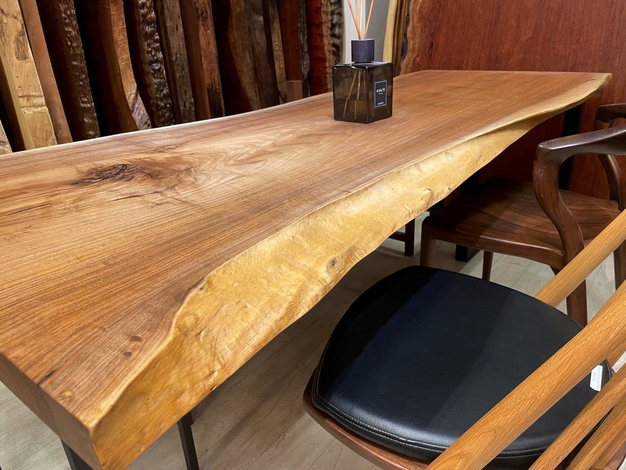 胡桃（クルミ）_2000×740-870×50_青山店_テーブル天板/一枚板 221757