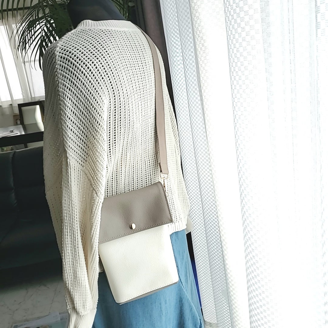 LIZ]ミニショルダー ポシェット 長財布 スマホ ハンカチティッシュ 鍵