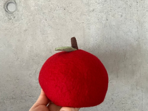 ミカヅキクロッキー　りんご帽子　42㎝(3ヶ月〜6ヶ月)