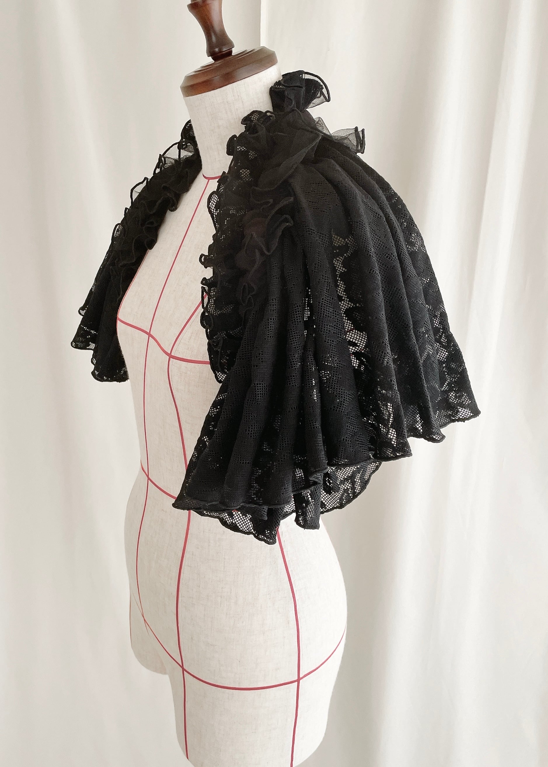 DŌRA CÎTA | Ruffled Hidden Bag - BLACK | ORIENT MILLINERY