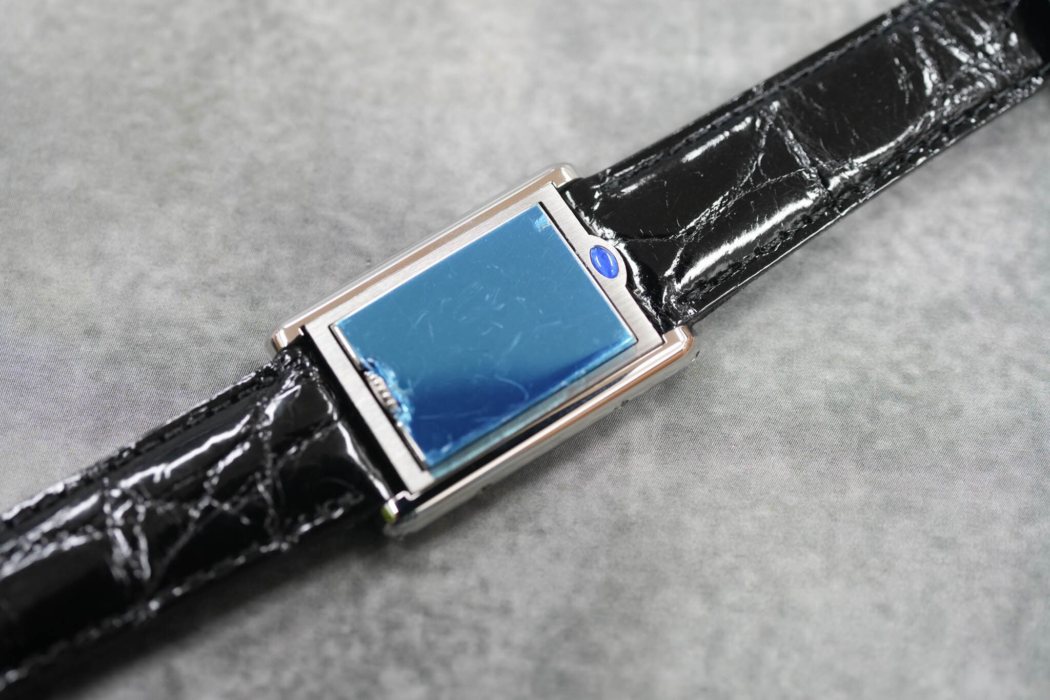 Cartier（カルティエ）/ タンクバスキュラントSM/クオーツ式