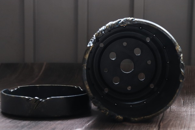 spiral_pot <black> +saucer size=M "gold flake/blue accent"