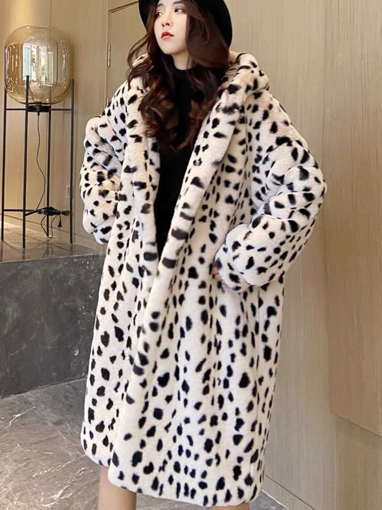 ダルメシアン柄ロングコート | ◉⚪︎Tiara⚪︎◉ 