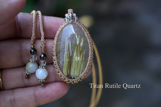 ばっちり黄金★タイタンルチルクォーツ マクラメネックレス2193