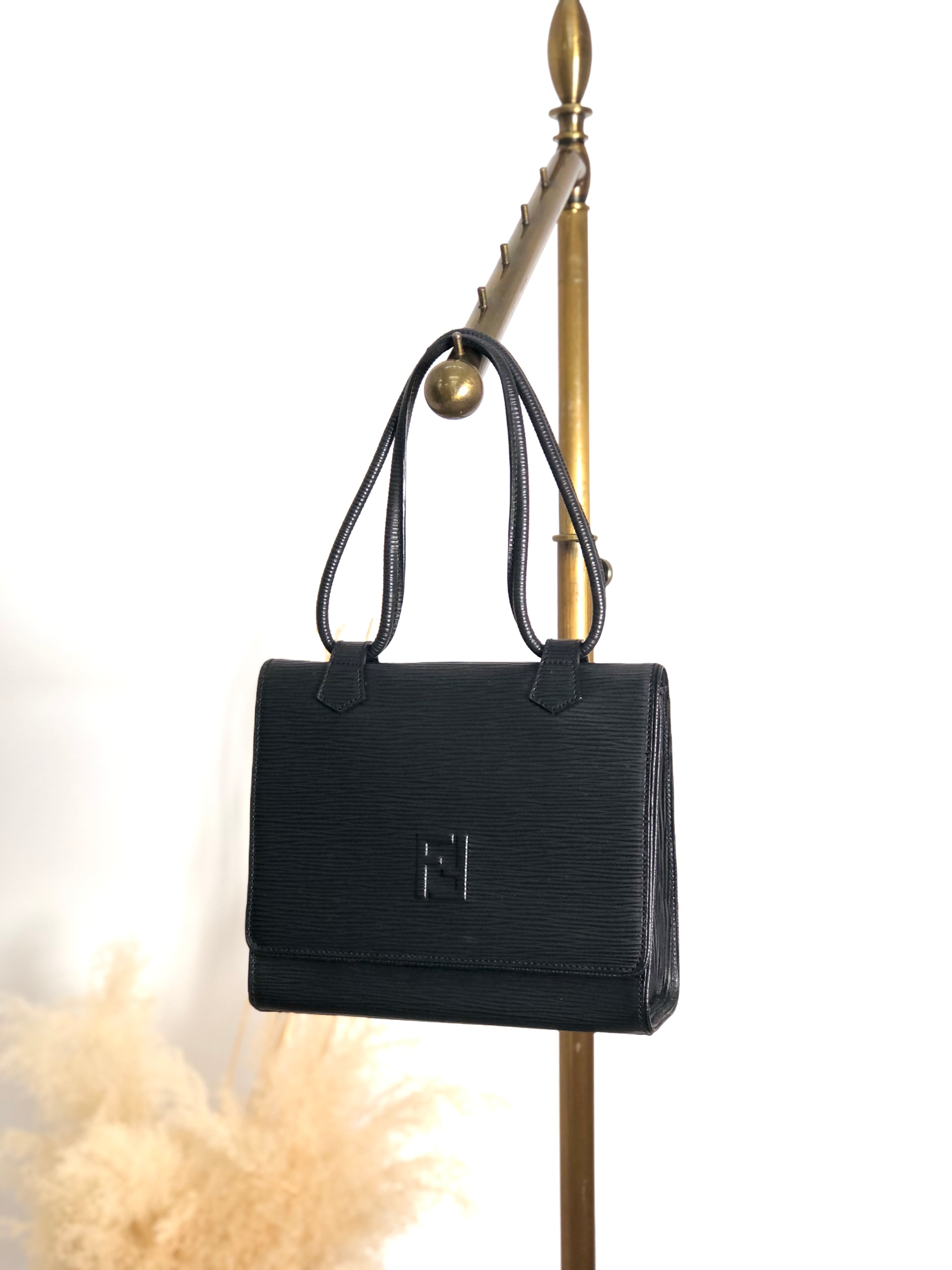 FENDI フェンディ ハンドバッグ ブラック ロゴ レザー 型押し ミニ