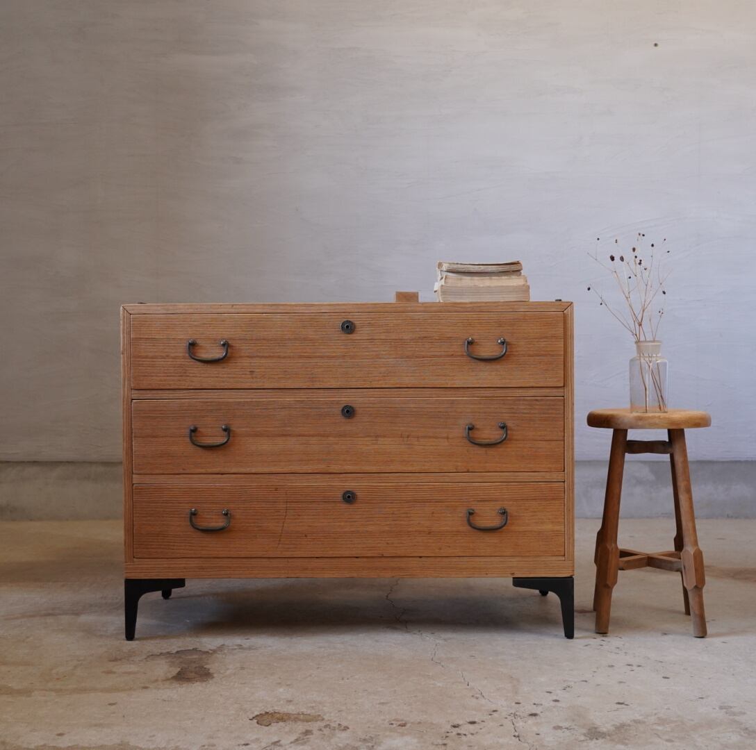 【商談中】3杯の引き出しチェスト