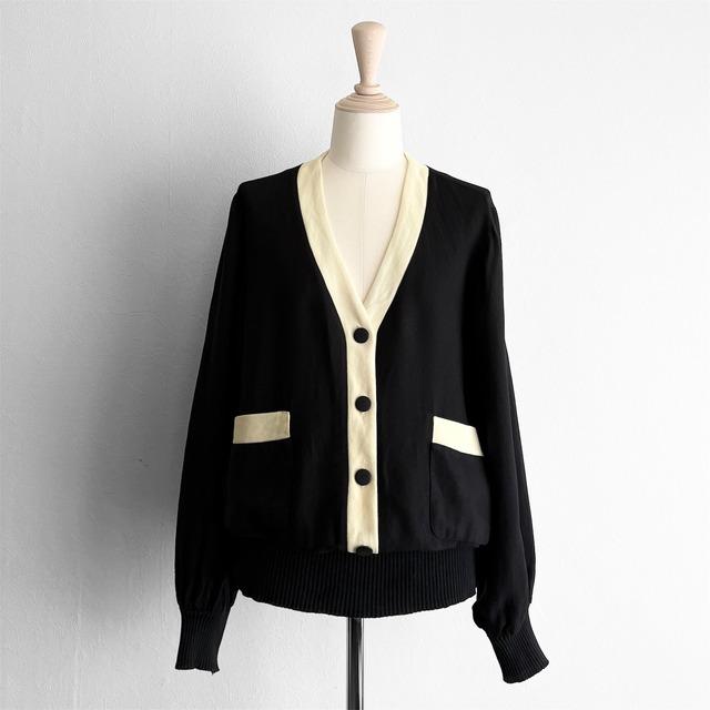 Two-tone V Neck Pullover made in USA