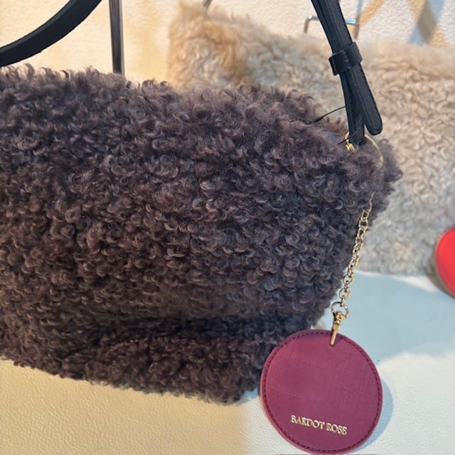 BARDOT ROSE フワモコファーショルダーバッグ